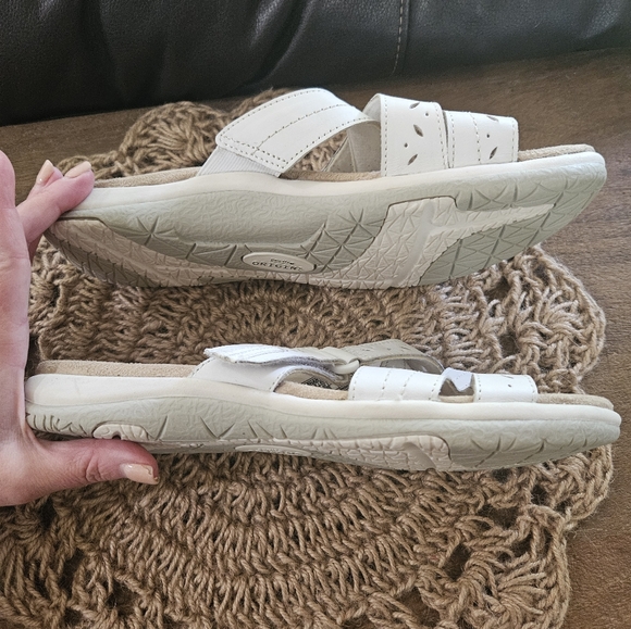 EUC Earth Origins sandals- 10 - Picture 9 of 10